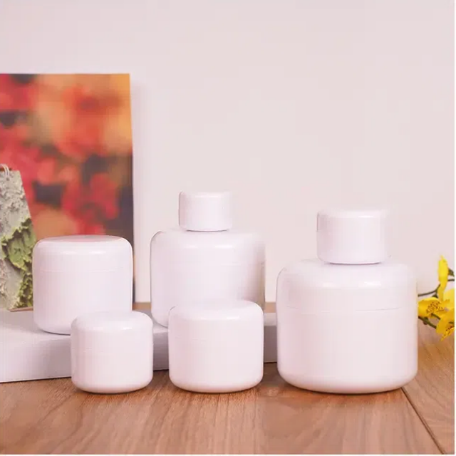 How Plastic PETG Jars Meet The Unique Needs of Cosmetic Packaging